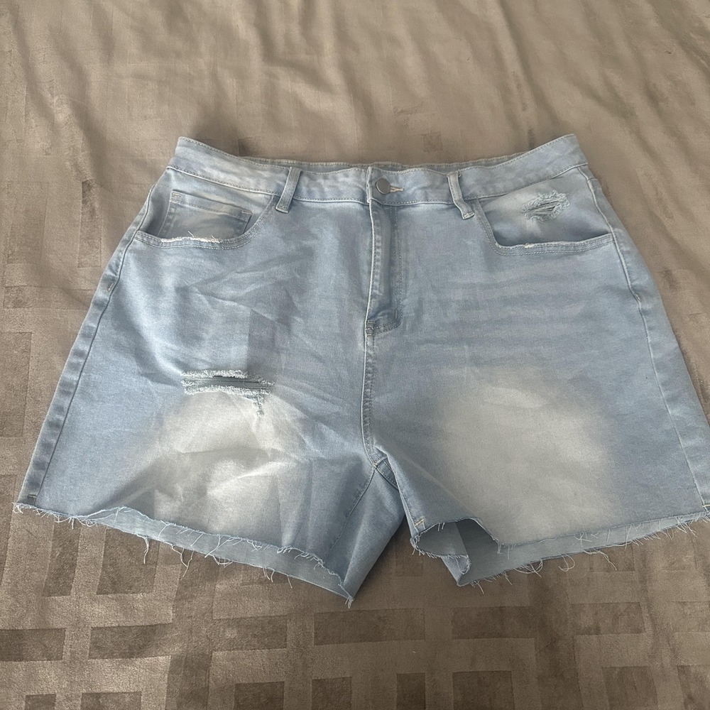 IWD Denim Jean Shorts Womens‎ 2XL Light Wash Blue Distressed Cutoff Stretch Boho